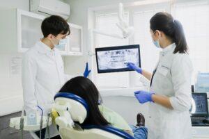 Difference Between Dental Hygienists and Dentists