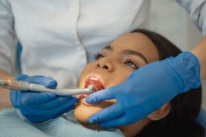 can dental assistants do fillings