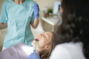 job outlook for dental assistnants